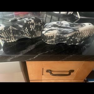 Kids black and white marble CROCS